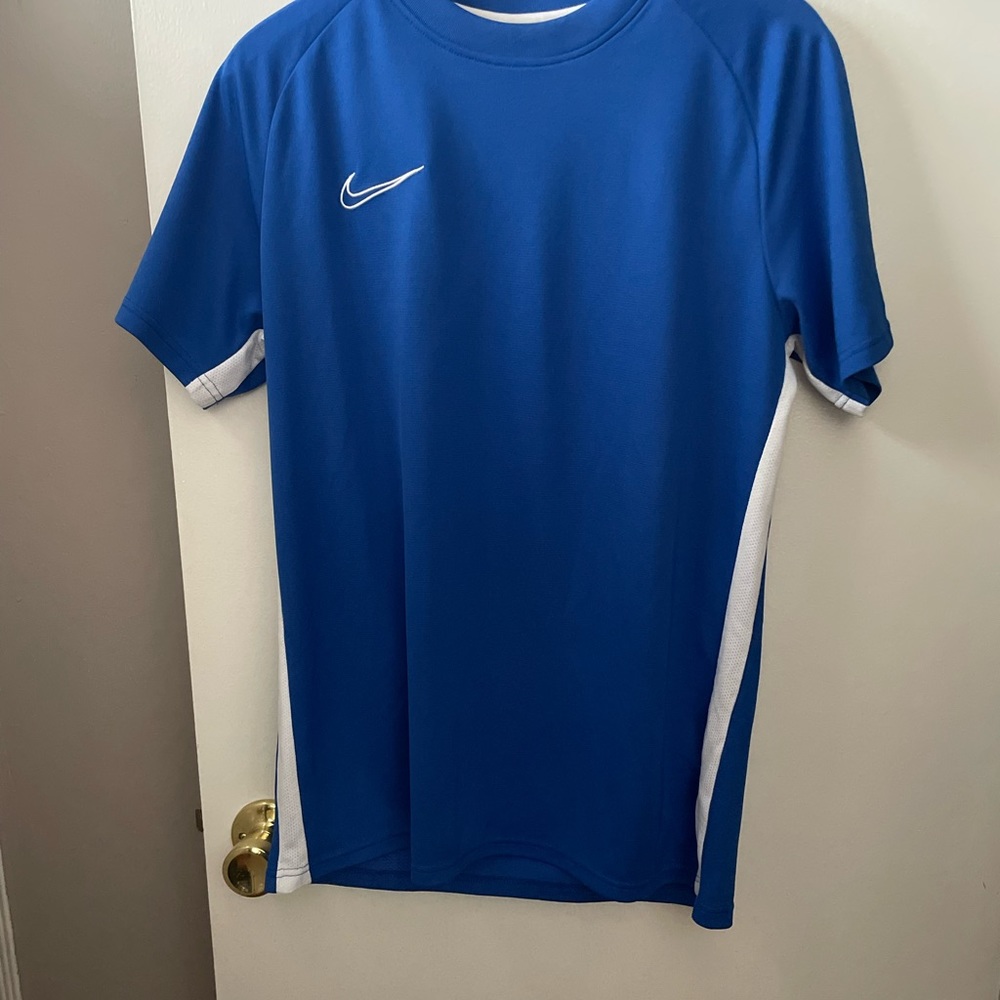 Nike Large Blue Men’s shirt